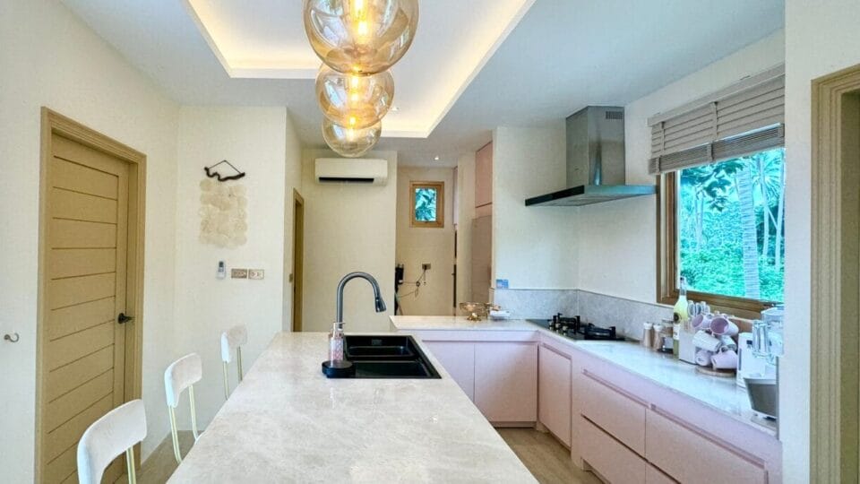 Peaceful 3 Bedroom Pool Villa For Sale in Taling Ngam (10)