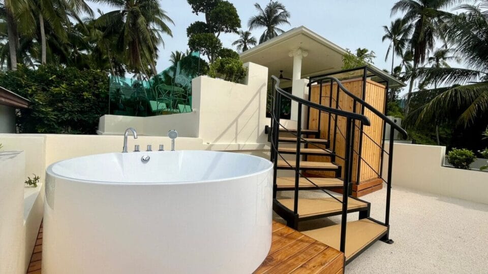 Peaceful 3 Bedroom Pool Villa For Sale in Taling Ngam (8)